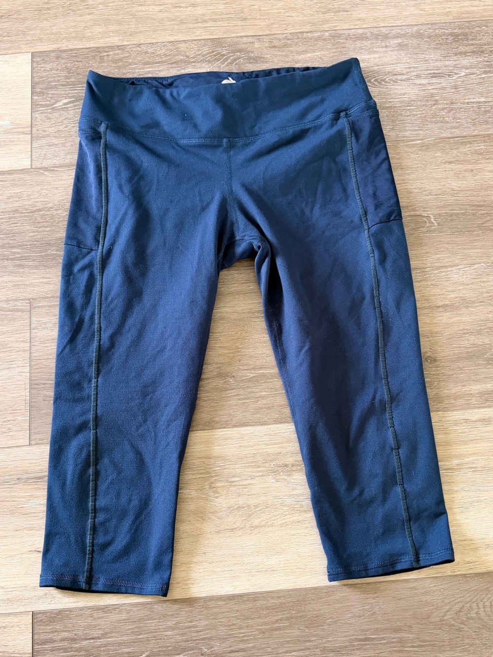Rabbit Capri Legging - Size Large